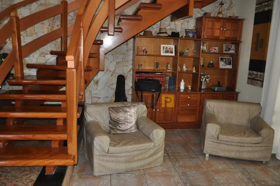 Casa com 4 quartos à venda, 377m2 em Peruibe - SP - imagem 5 Foto 5 de Casa com 4 quartos à venda, 377m2 em Peruibe - SP