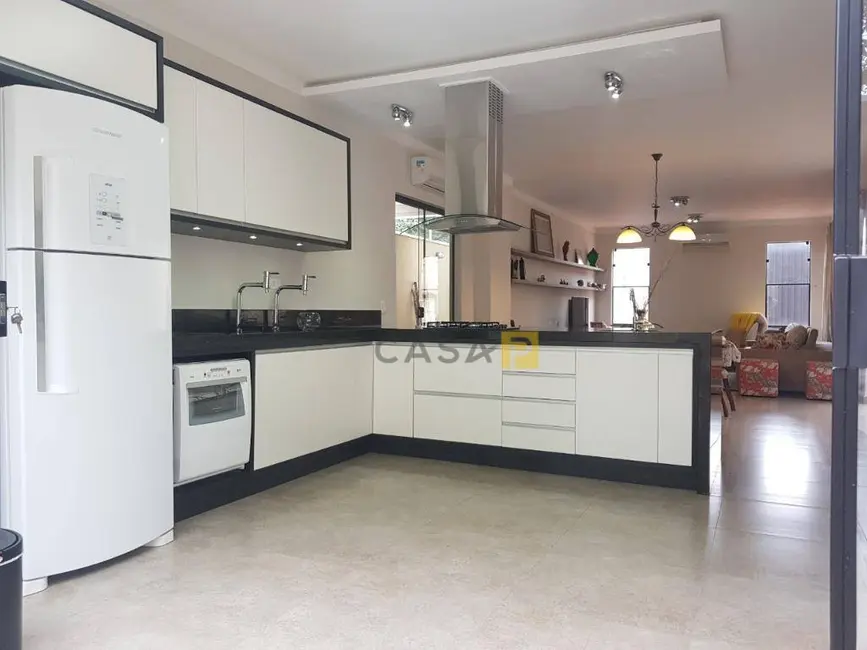 Chácara com 2 quartos à venda, 1016m2 em Recanto Jatobá, Americana - SP - imagem 9 Foto 9 de Chácara com 2 quartos à venda, 1016m2 em Recanto Jatobá, Americana - SP