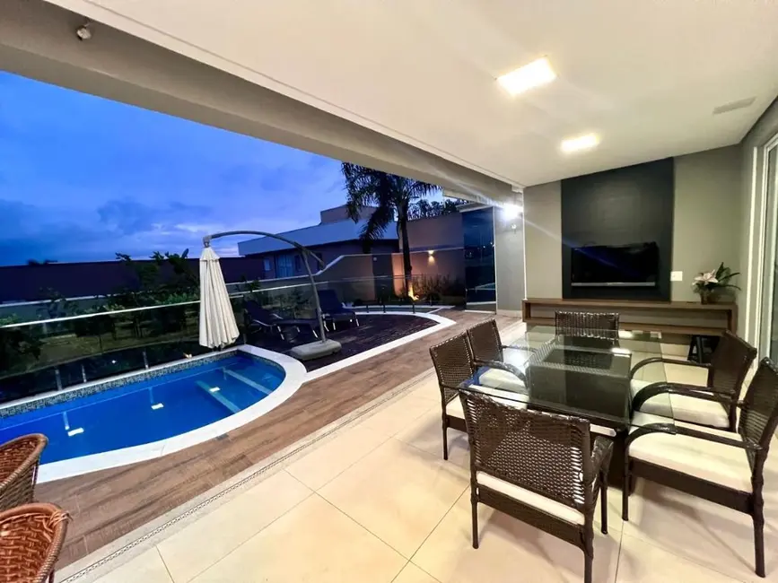 Casa de Condomínio com 3 quartos à venda, 450m2 em Loteamento Residencial Jardim Villagio, Americana - SP - imagem 2 Foto 2 de Casa de Condomínio com 3 quartos à venda, 450m2 em Loteamento Residencial Jardim Villagio, Americana - SP