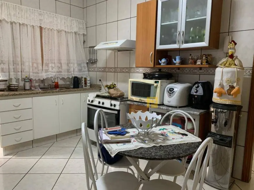 Foto 4 de Casa com 3 quartos à venda, 180m2 em Jardim Primavera, Americana - SP