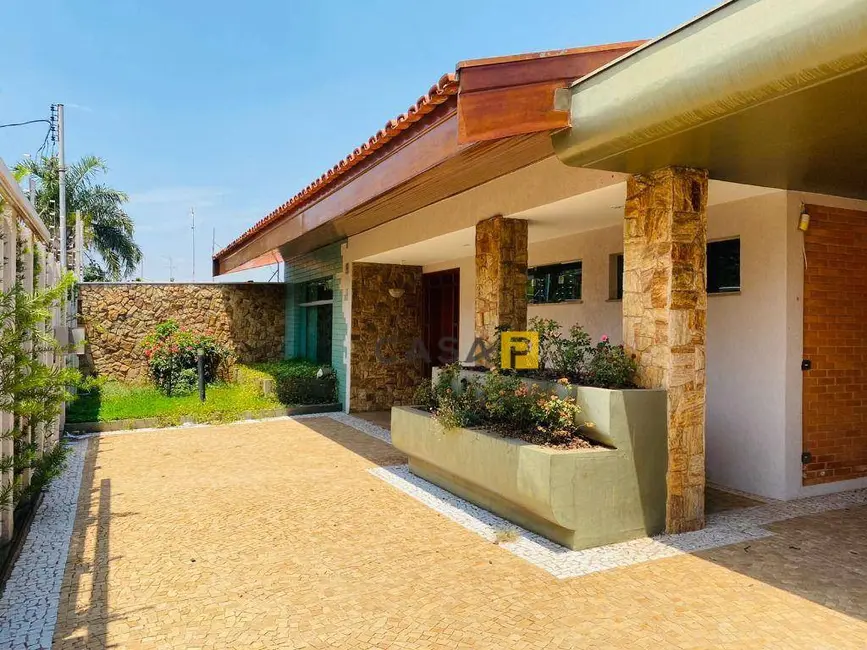 Foto 1 de Casa com 5 quartos para alugar, 600m2 em Chácara Machadinho I, Americana - SP