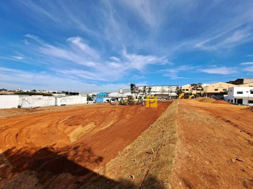 Foto 2 de Terreno / Lote à venda e para alugar, 1510m2 em São Luiz, Americana - SP