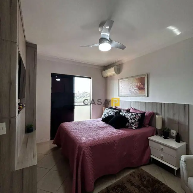 Foto 3 de Casa com 3 quartos à venda, 180m2 em Residencial Vale das Nogueiras, Americana - SP