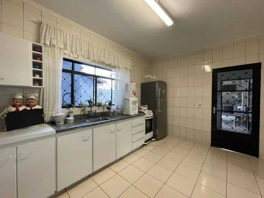 Casa com 3 quartos à venda, 300m2 em Vila Dainese, Americana - SP - imagem 9 Foto 9 de Casa com 3 quartos à venda, 300m2 em Vila Dainese, Americana - SP