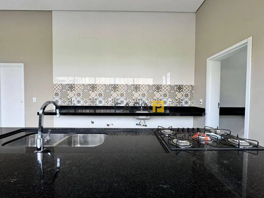 Casa de Condomínio com 4 quartos à venda, 300m2 em Estância Hípica, Nova Odessa - SP - imagem 4 Foto 4 de Casa de Condomínio com 4 quartos à venda, 300m2 em Estância Hípica, Nova Odessa - SP