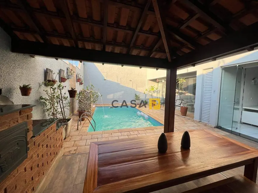 Foto 4 de Casa com 4 quartos à venda, 280m2 em Jardim São Paulo, Americana - SP