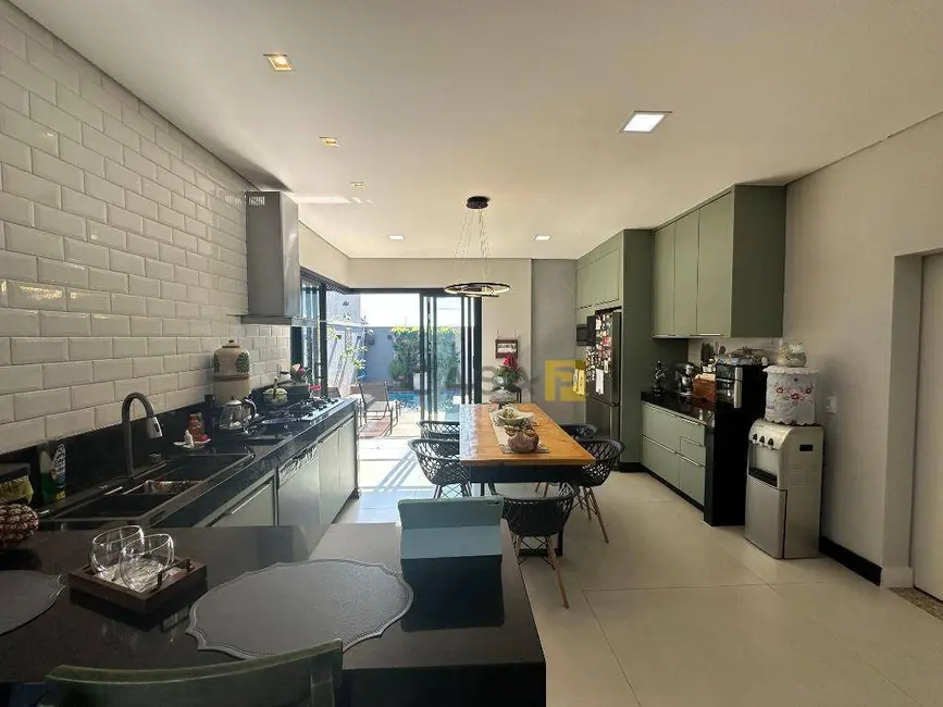 Foto 4 de Casa de Condomínio com 3 quartos à venda, 300m2 em Nova Odessa - SP