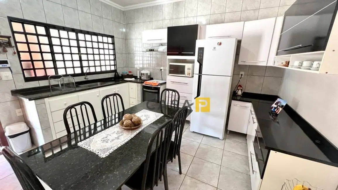 Foto 6 de Casa com 2 quartos à venda, 1000m2 em Vale das Paineiras, Americana - SP