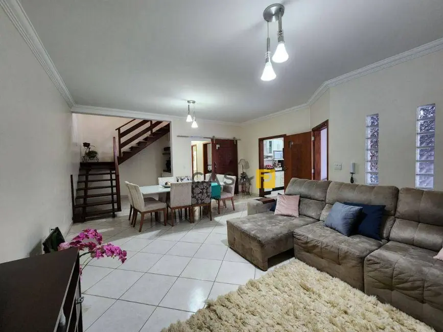 Foto 1 de Casa com 4 quartos à venda, 250m2 em Jardim Marajoara, Nova Odessa - SP