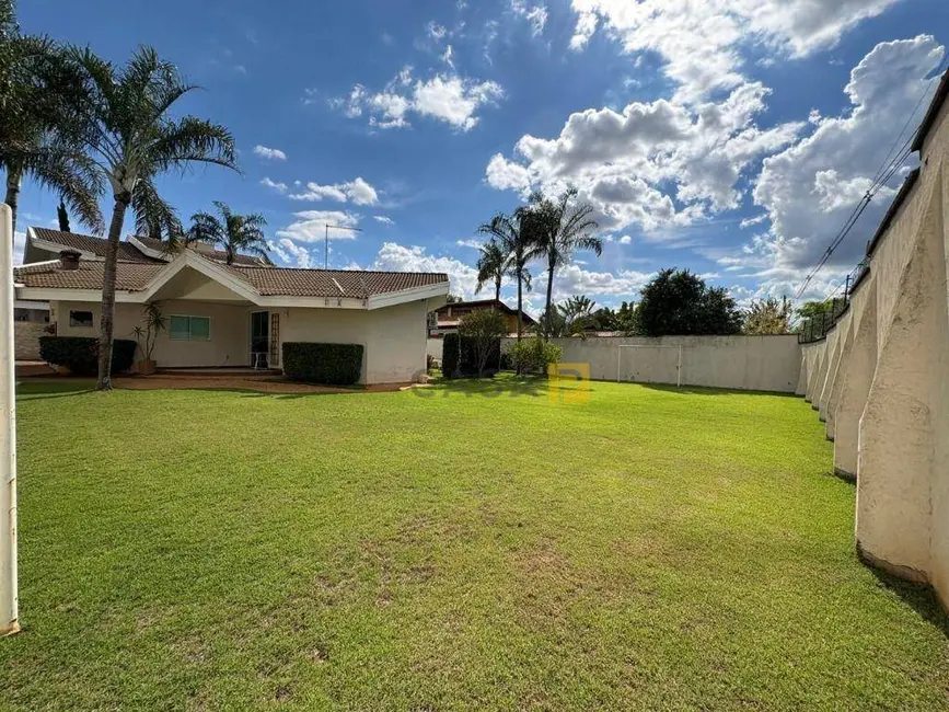 Casa de Condomínio com 3 quartos para alugar, 1200m2 em Vale das Paineiras, Americana - SP - imagem 2 Foto 2 de Casa de Condomínio com 3 quartos para alugar, 1200m2 em Vale das Paineiras, Americana - SP