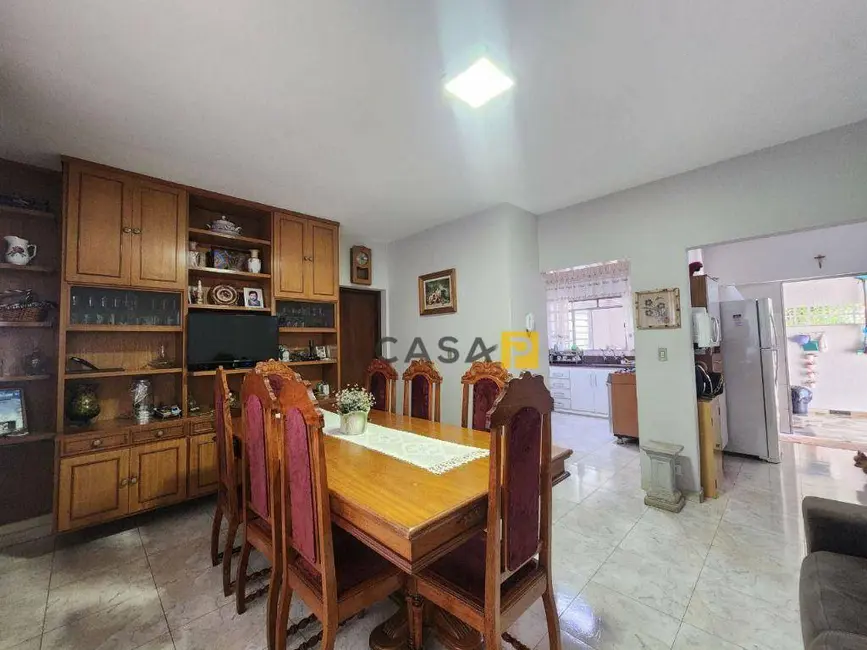 Foto 6 de Casa com 3 quartos à venda, 480m2 em Santo Antônio, Americana - SP