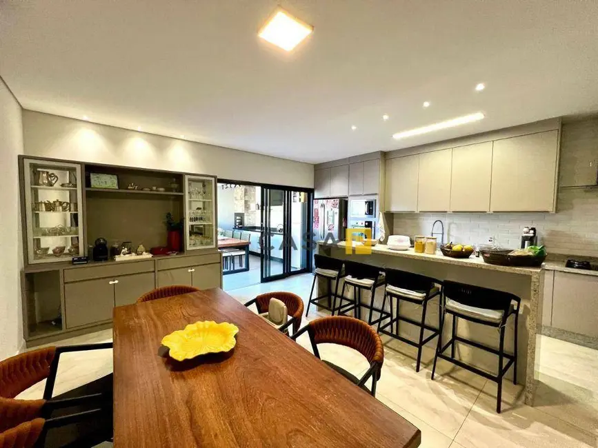 Foto 1 de Casa com 3 quartos à venda, 300m2 em Nova Odessa - SP