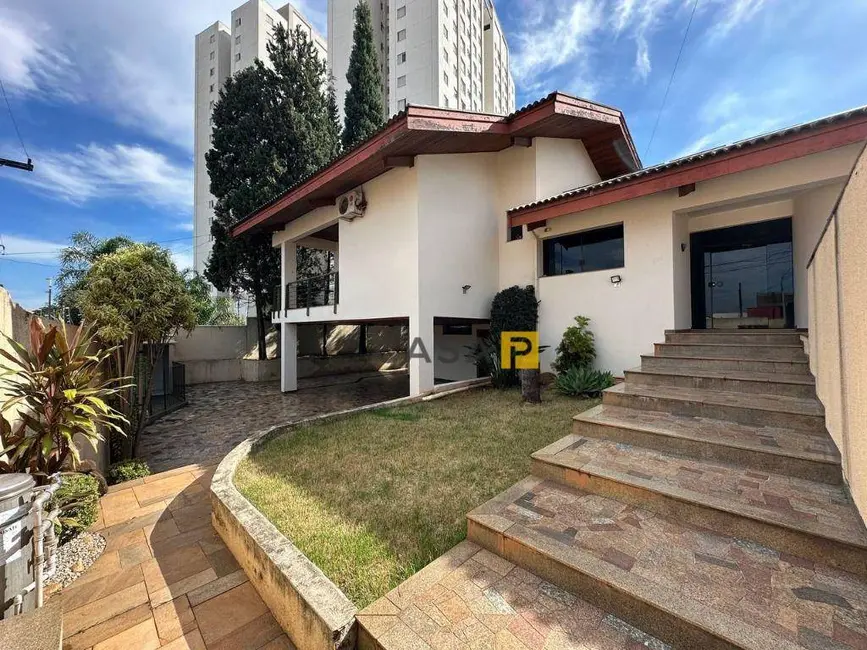 Foto 1 de Casa com 4 quartos à venda e para alugar, 590m2 em Vila Santa Catarina, Americana - SP
