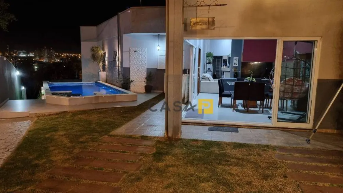 Foto 3 de Casa com 3 quartos à venda, 410m2 em Jardim Maria Helena, Nova Odessa - SP