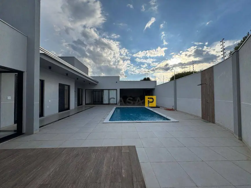 Foto 3 de Casa com 3 quartos à venda, 357m2 em Jardim Maria Helena, Nova Odessa - SP