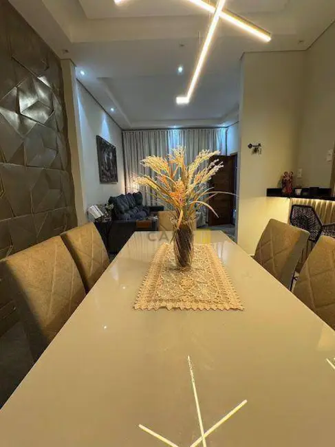 Foto 1 de Casa com 3 quartos à venda, 150m2 em Parque Universitário, Americana - SP