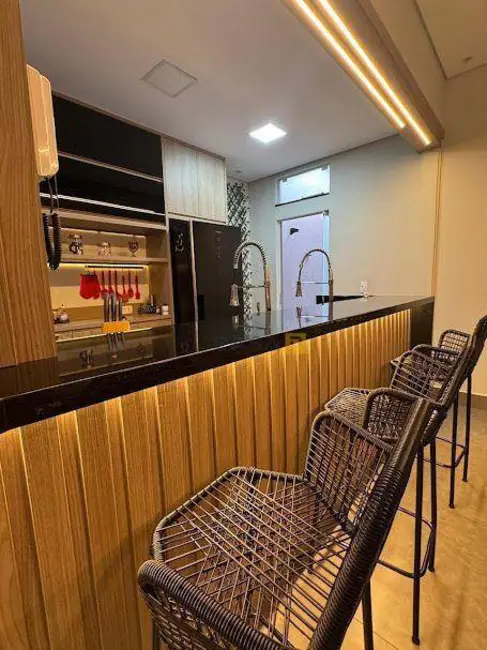 Foto 2 de Casa com 3 quartos à venda, 150m2 em Parque Universitário, Americana - SP