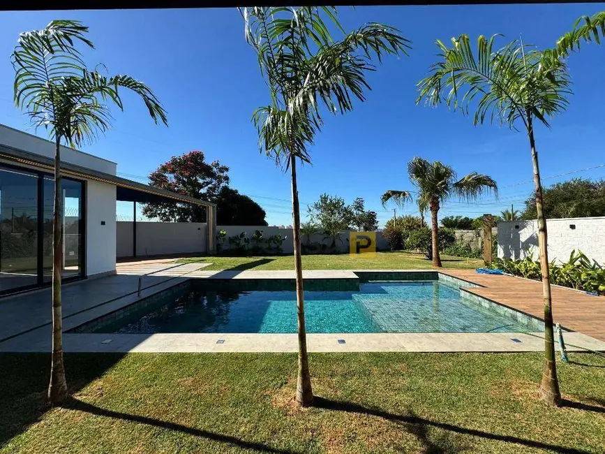 Casa de Condomínio com 4 quartos à venda, 1000m2 em Estância Hípica, Nova Odessa - SP - imagem 3 Foto 3 de Casa de Condomínio com 4 quartos à venda, 1000m2 em Estância Hípica, Nova Odessa - SP