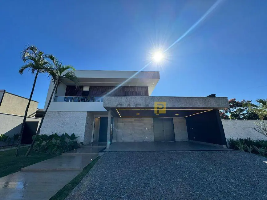 Casa de Condomínio com 4 quartos à venda, 1000m2 em Estância Hípica, Nova Odessa - SP - imagem 2 Foto 2 de Casa de Condomínio com 4 quartos à venda, 1000m2 em Estância Hípica, Nova Odessa - SP