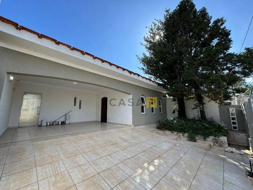 Foto 1 de Casa com 3 quartos à venda, 363m2 em Vila Santa Maria, Americana - SP
