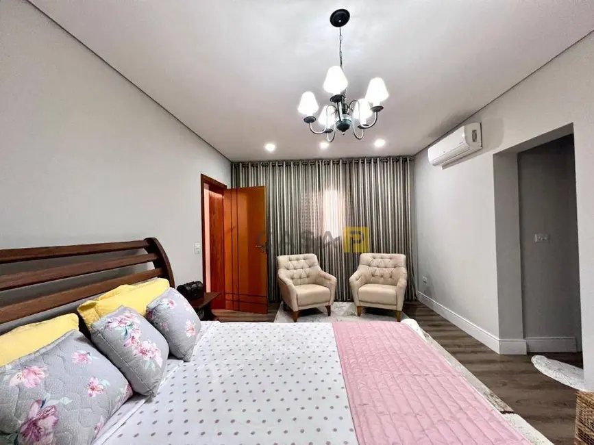 Foto 9 de Casa com 3 quartos à venda, 1000m2 em Residencial Vale das Nogueiras, Americana - SP