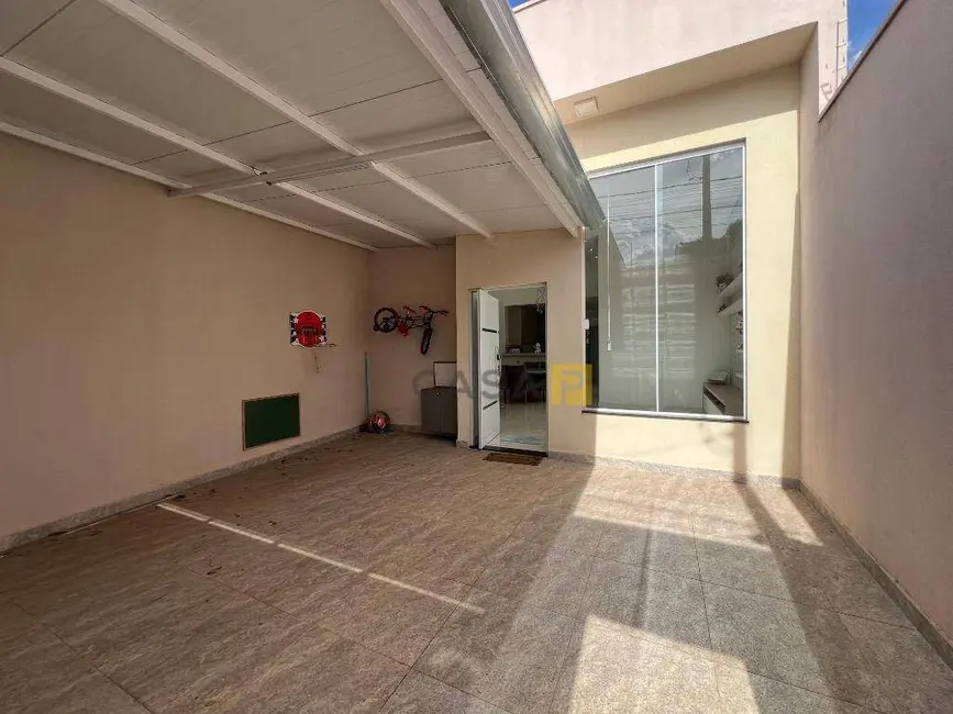 Casa com 3 quartos à venda, 150m2 em Parque Universitário, Americana - SP - imagem 2 Foto 2 de Casa com 3 quartos à venda, 150m2 em Parque Universitário, Americana - SP