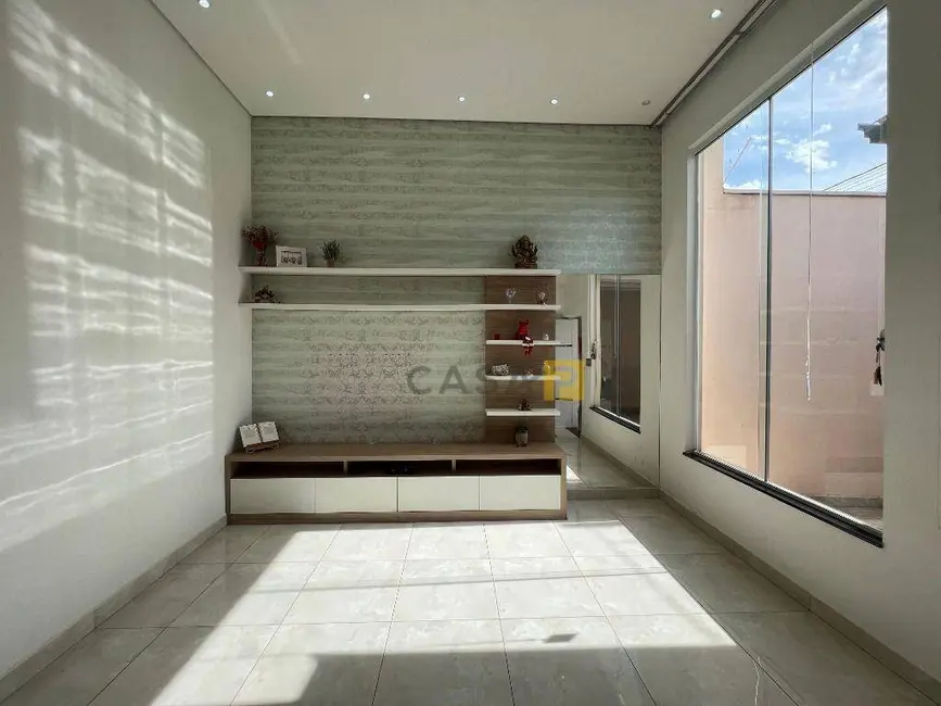 Casa com 3 quartos à venda, 150m2 em Parque Universitário, Americana - SP - imagem 3 Foto 3 de Casa com 3 quartos à venda, 150m2 em Parque Universitário, Americana - SP