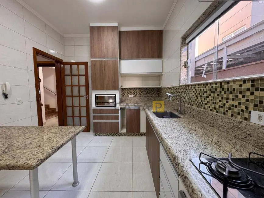 Casa de Condomínio com 3 quartos para alugar, 300m2 em Residencial Imigrantes, Nova Odessa - SP - imagem 9 Foto 9 de Casa de Condomínio com 3 quartos para alugar, 300m2 em Residencial Imigrantes, Nova Odessa - SP