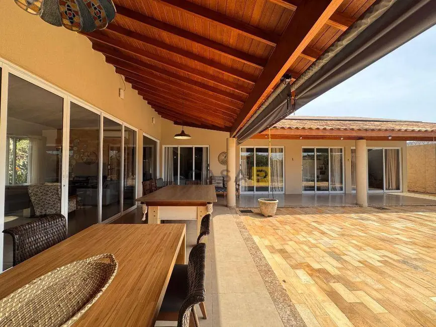 Foto 2 de Casa de Condomínio com 4 quartos à venda, 1000m2 em Estância Hípica, Nova Odessa - SP