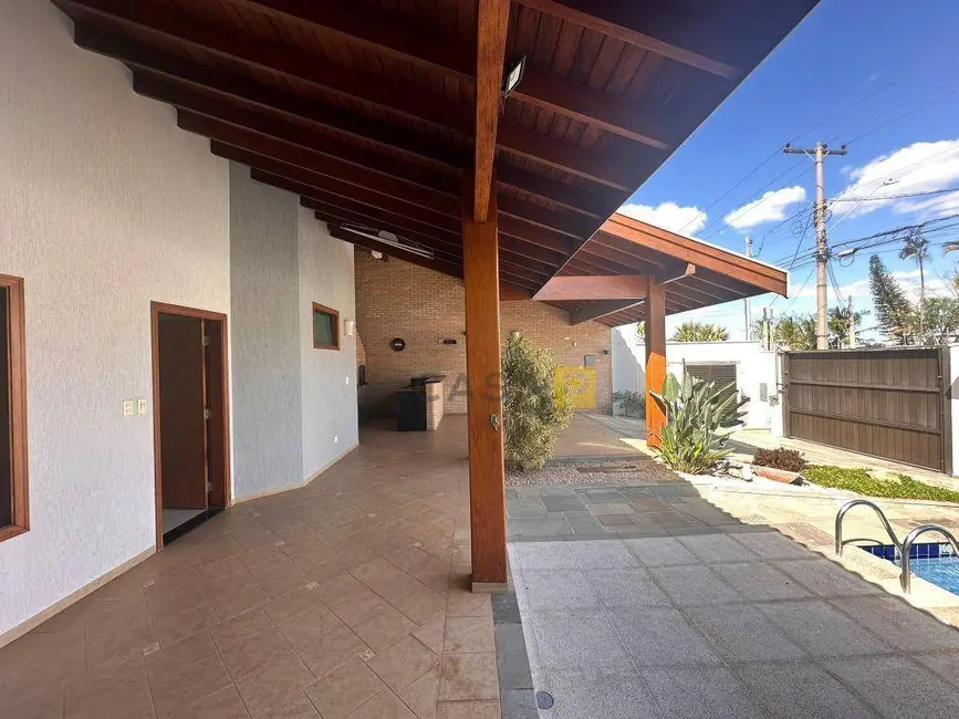 Casa com 3 quartos para alugar, 400m2 em Vila Santa Maria, Americana - SP - imagem 3 Foto 3 de Casa com 3 quartos para alugar, 400m2 em Vila Santa Maria, Americana - SP