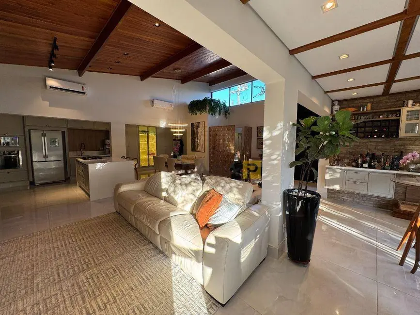 Casa de Condomínio com 3 quartos à venda, 315m2 em Iate Clube de Americana, Americana - SP - imagem 4 Foto 4 de Casa de Condomínio com 3 quartos à venda, 315m2 em Iate Clube de Americana, Americana - SP