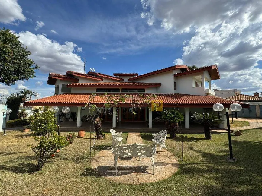 Casa com 4 quartos à venda e para alugar, 1000m2 em Chácara Machadinho II, Americana - SP - imagem 1 Foto 1 de Casa com 4 quartos à venda e para alugar, 1000m2 em Chácara Machadinho II, Americana - SP