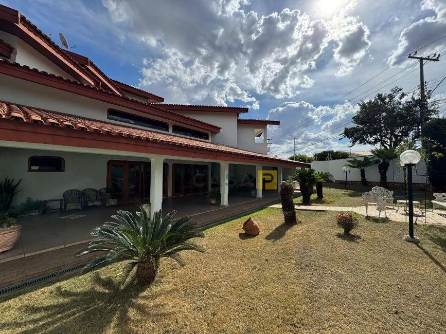 Casa com 4 quartos à venda e para alugar, 1000m2 em Chácara Machadinho II, Americana - SP - imagem 2 Foto 2 de Casa com 4 quartos à venda e para alugar, 1000m2 em Chácara Machadinho II, Americana - SP