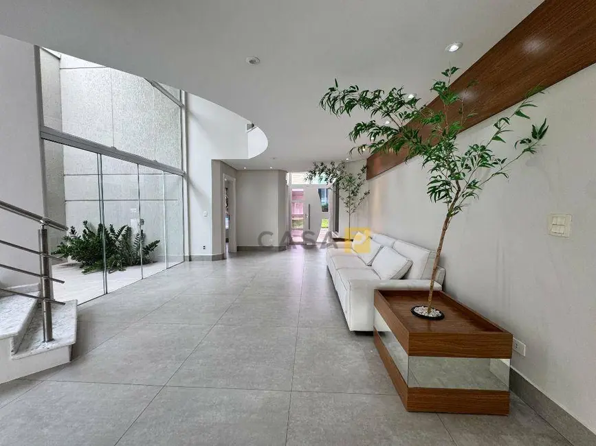 Foto 3 de Casa de Condomínio com 3 quartos à venda e para alugar, 375m2 em Chácara Letônia, Americana - SP