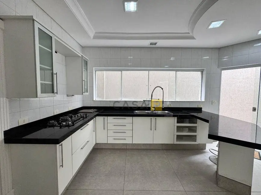 Foto 9 de Casa de Condomínio com 3 quartos à venda e para alugar, 375m2 em Chácara Letônia, Americana - SP