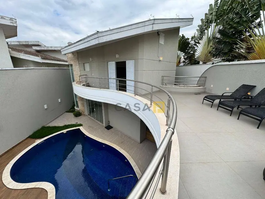 Foto 1 de Casa de Condomínio com 3 quartos à venda e para alugar, 375m2 em Chácara Letônia, Americana - SP