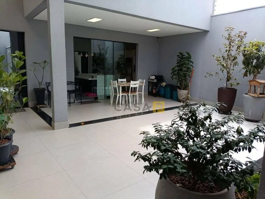 Foto 1 de Casa com 3 quartos à venda, 325m2 em Jardim Amélia, Americana - SP