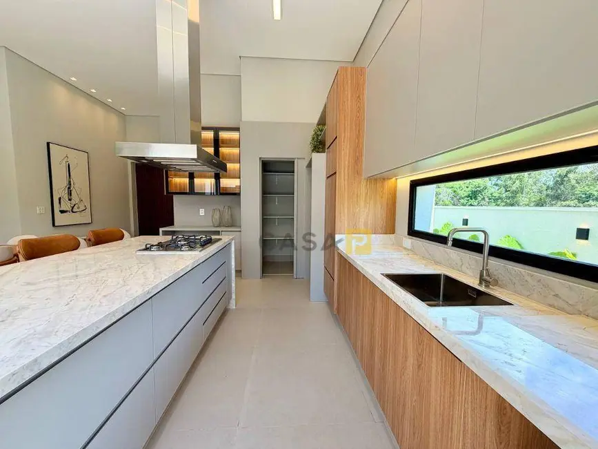 Casa de Condomínio com 3 quartos à venda, 332m2 em - SP - imagem 6 Foto 6 de Casa de Condomínio com 3 quartos à venda, 332m2 em - SP