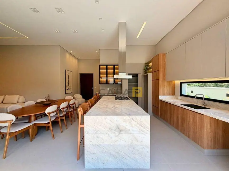 Casa de Condomínio com 3 quartos à venda, 332m2 em - SP - imagem 3 Foto 3 de Casa de Condomínio com 3 quartos à venda, 332m2 em - SP