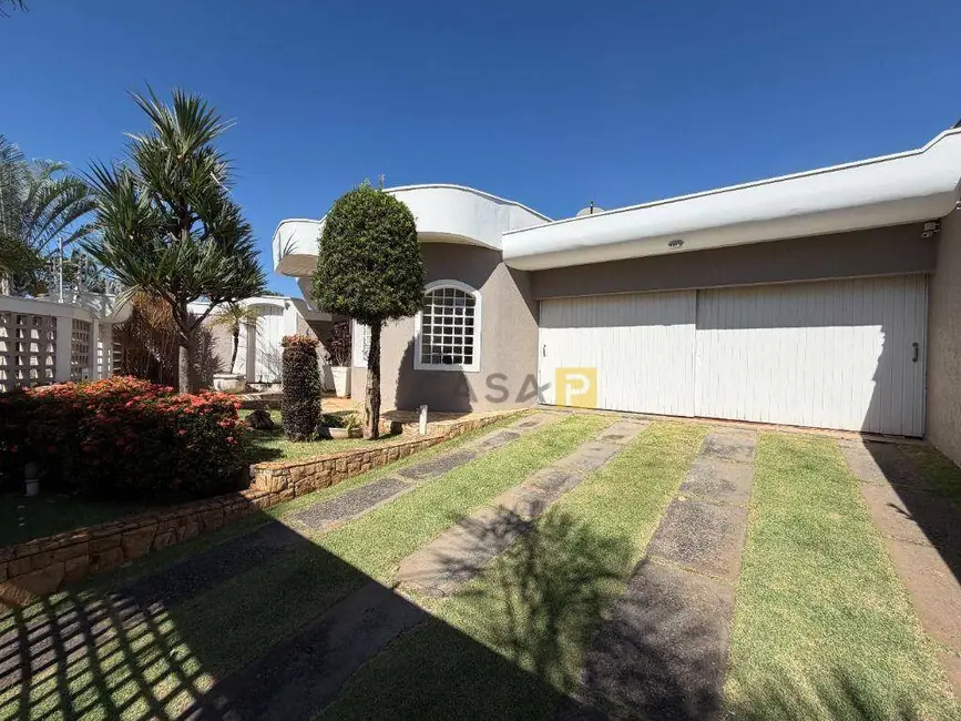 Foto 3 de Casa com 3 quartos para alugar, 568m2 em Jardim Ipiranga, Americana - SP