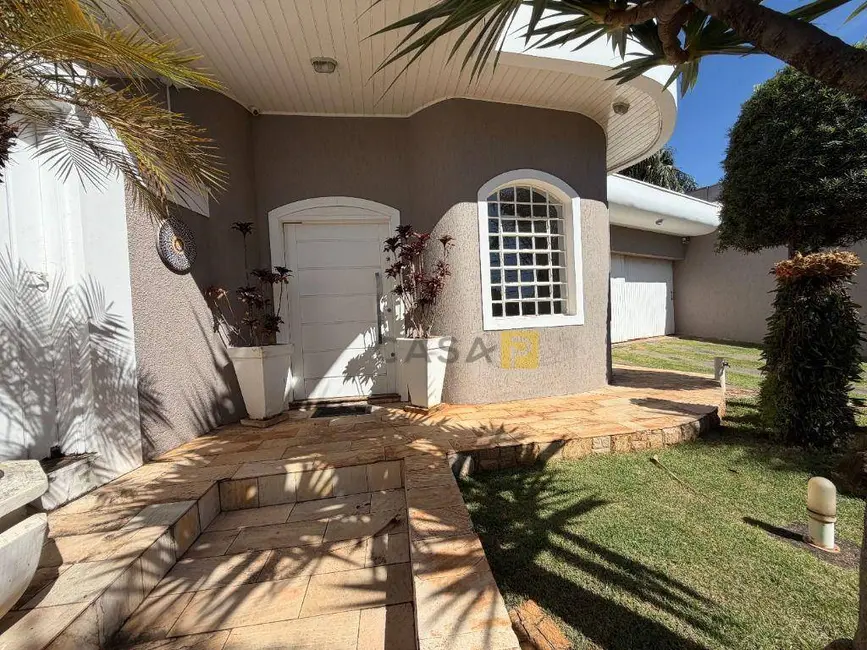 Foto 2 de Casa com 3 quartos para alugar, 568m2 em Jardim Ipiranga, Americana - SP