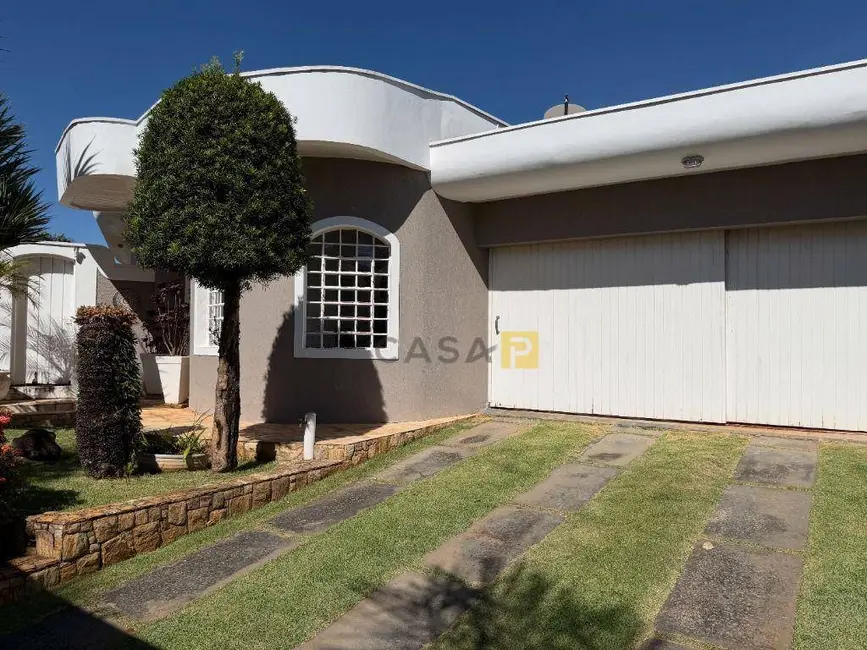 Foto 4 de Casa com 3 quartos para alugar, 568m2 em Jardim Ipiranga, Americana - SP