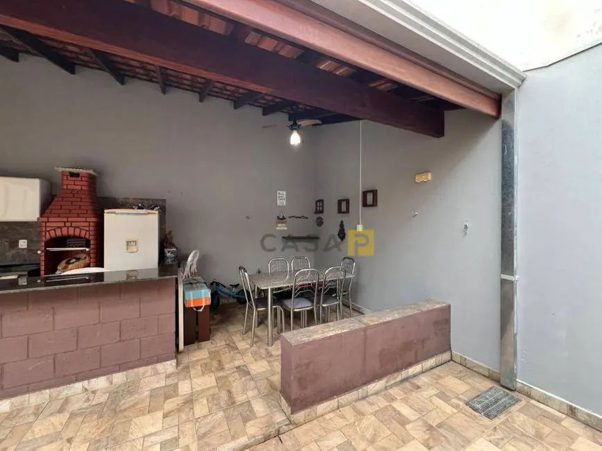 Foto 1 de Casa com 3 quartos à venda, 200m2 em Nova Odessa - SP