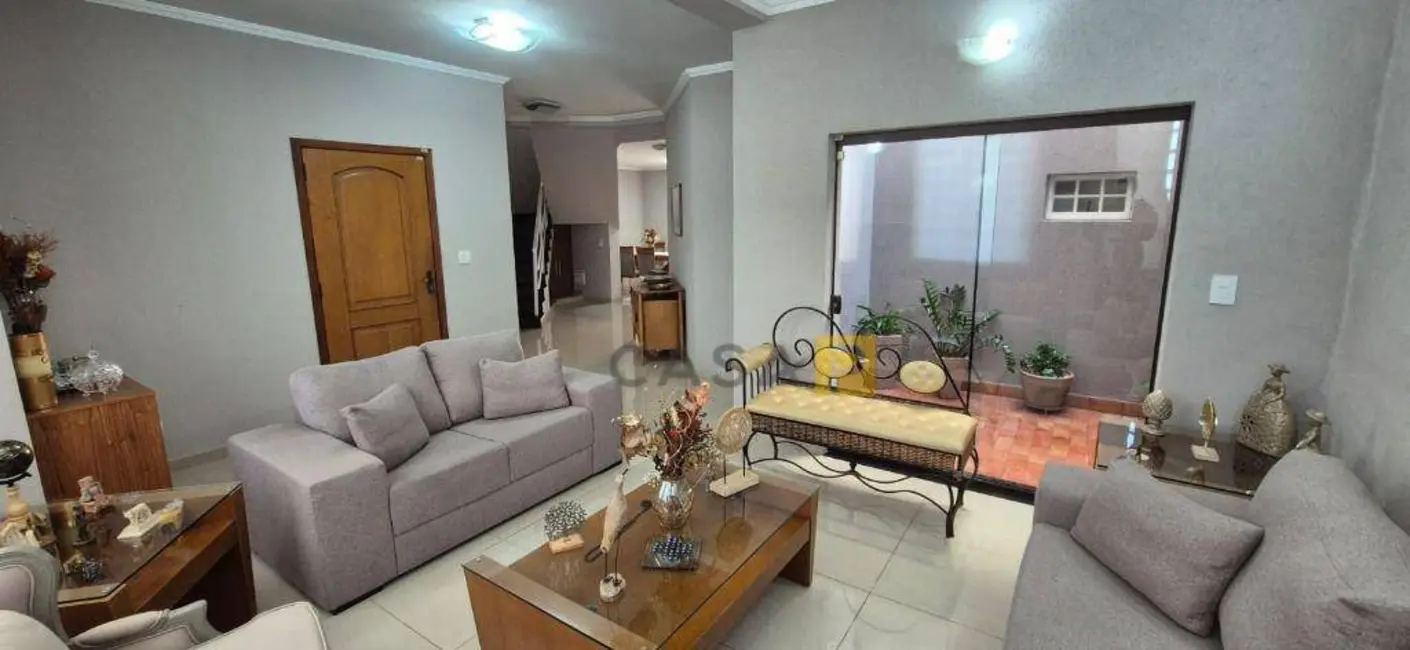 Casa com 3 quartos à venda, 300m2 em Jardim São Paulo, Americana - SP - imagem 4 Foto 4 de Casa com 3 quartos à venda, 300m2 em Jardim São Paulo, Americana - SP