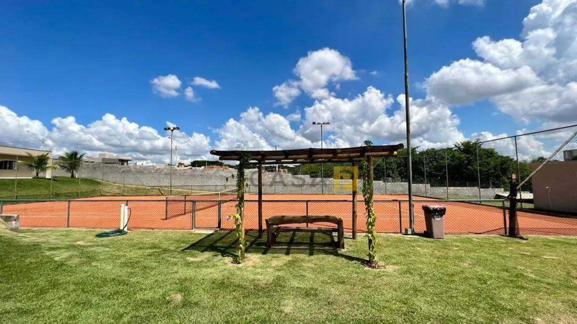 Foto 1 de Terreno / Lote à venda, 300m2 em Estância Hípica, Nova Odessa - SP