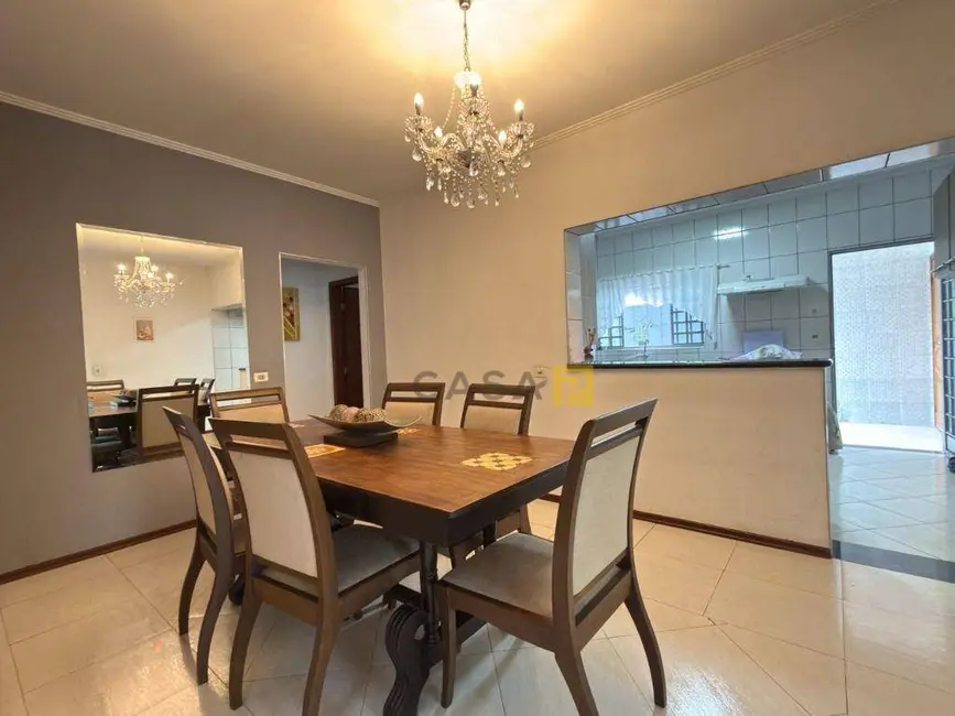 Foto 2 de Casa com 3 quartos à venda, 300m2 em Americana - SP