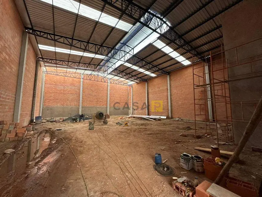 Armazém / Galpão para alugar, 750m2 em Vila Bertini, Americana - SP - imagem 2 Foto 2 de Armazém / Galpão para alugar, 750m2 em Vila Bertini, Americana - SP