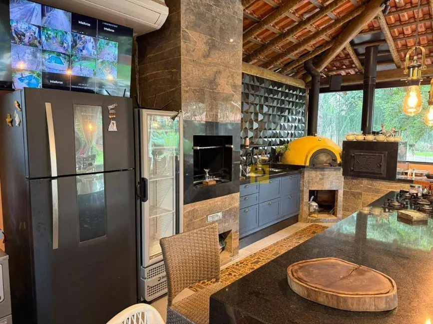 Chácara com 4 quartos à venda, 2700m2 em Unileste, Piracicaba - SP - imagem 1 Foto 1 de Chácara com 4 quartos à venda, 2700m2 em Unileste, Piracicaba - SP