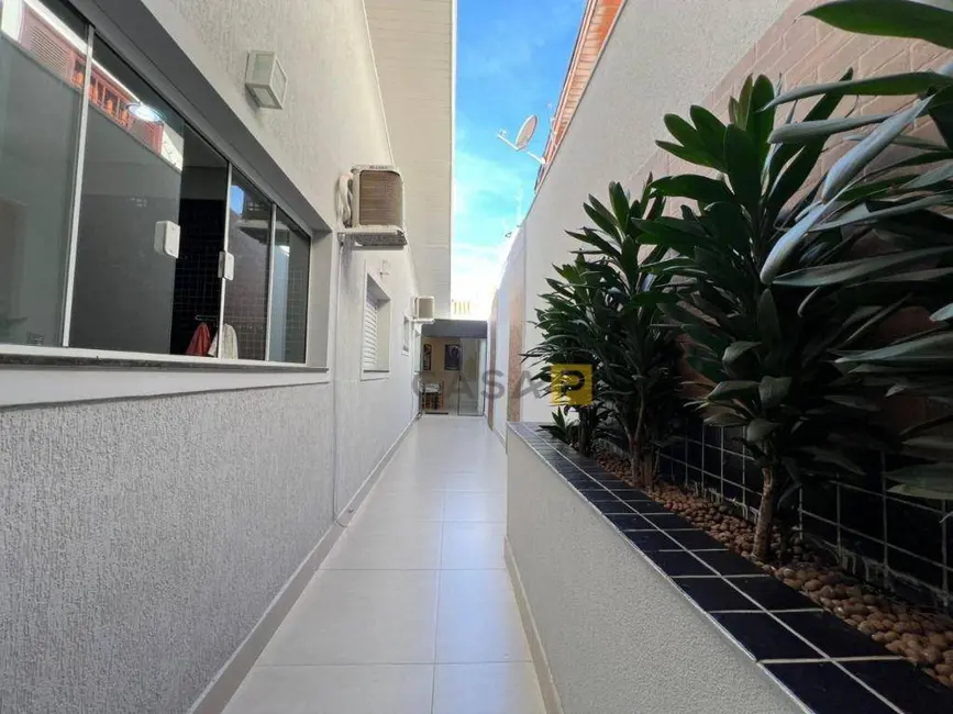 Casa com 3 quartos à venda, 325m2 em Chácara Machadinho II, Americana - SP - imagem 4 Foto 4 de Casa com 3 quartos à venda, 325m2 em Chácara Machadinho II, Americana - SP