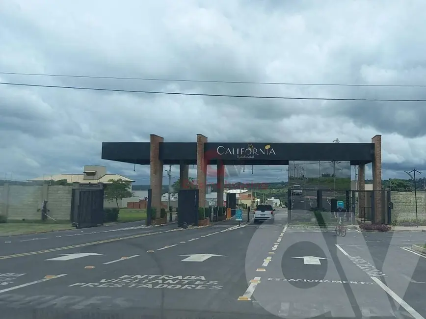 Foto 1 de Terreno / Lote à venda, 322m2 em Estiva Gerbi - SP